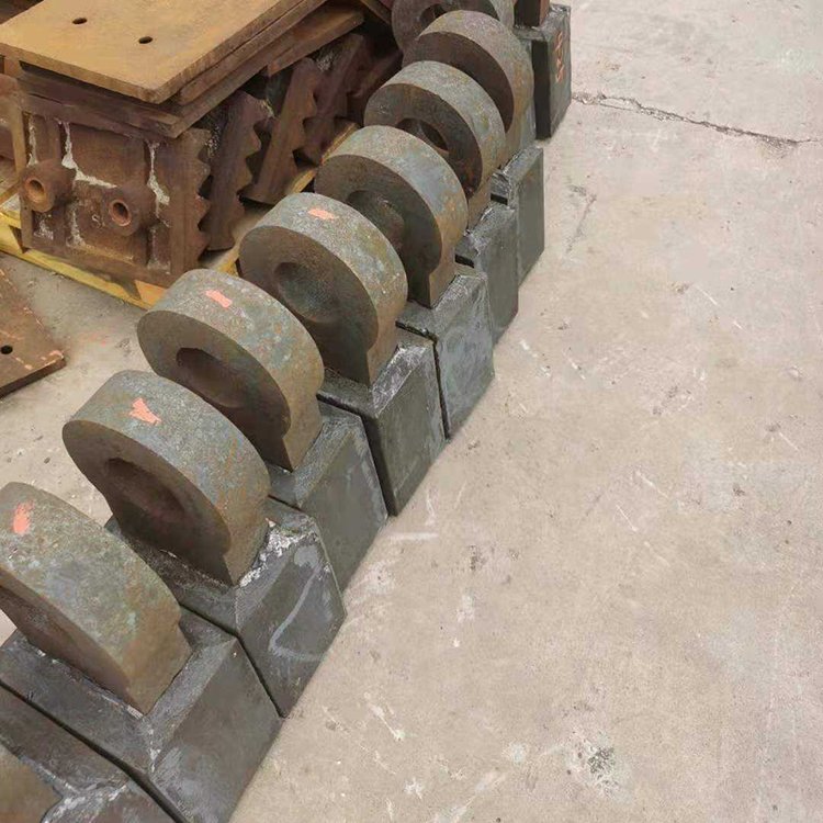礦用重型破碎機高鉻合金錘頭 鼎煤錘破耐磨榔頭的制造與應(yīng)用